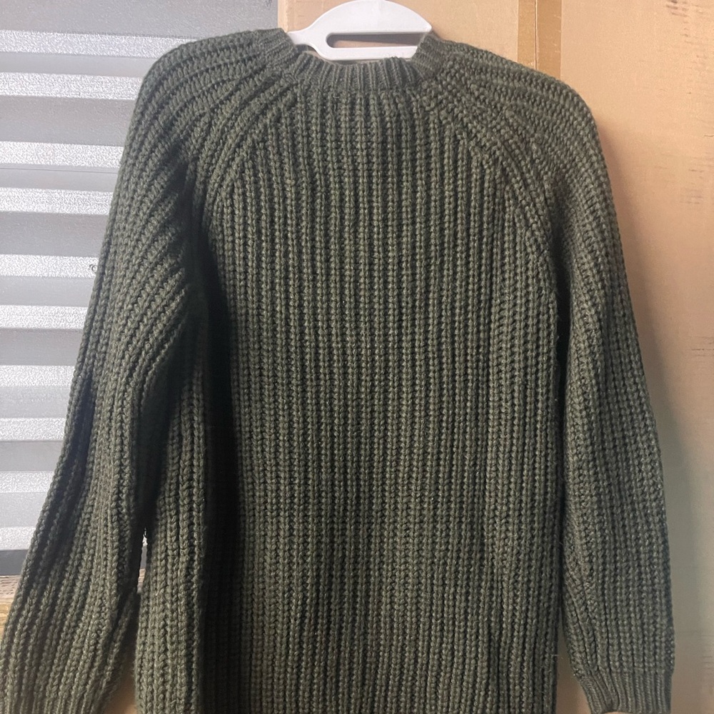 Forever 21 Green Crew Neck Sweater with Ribbed Knit